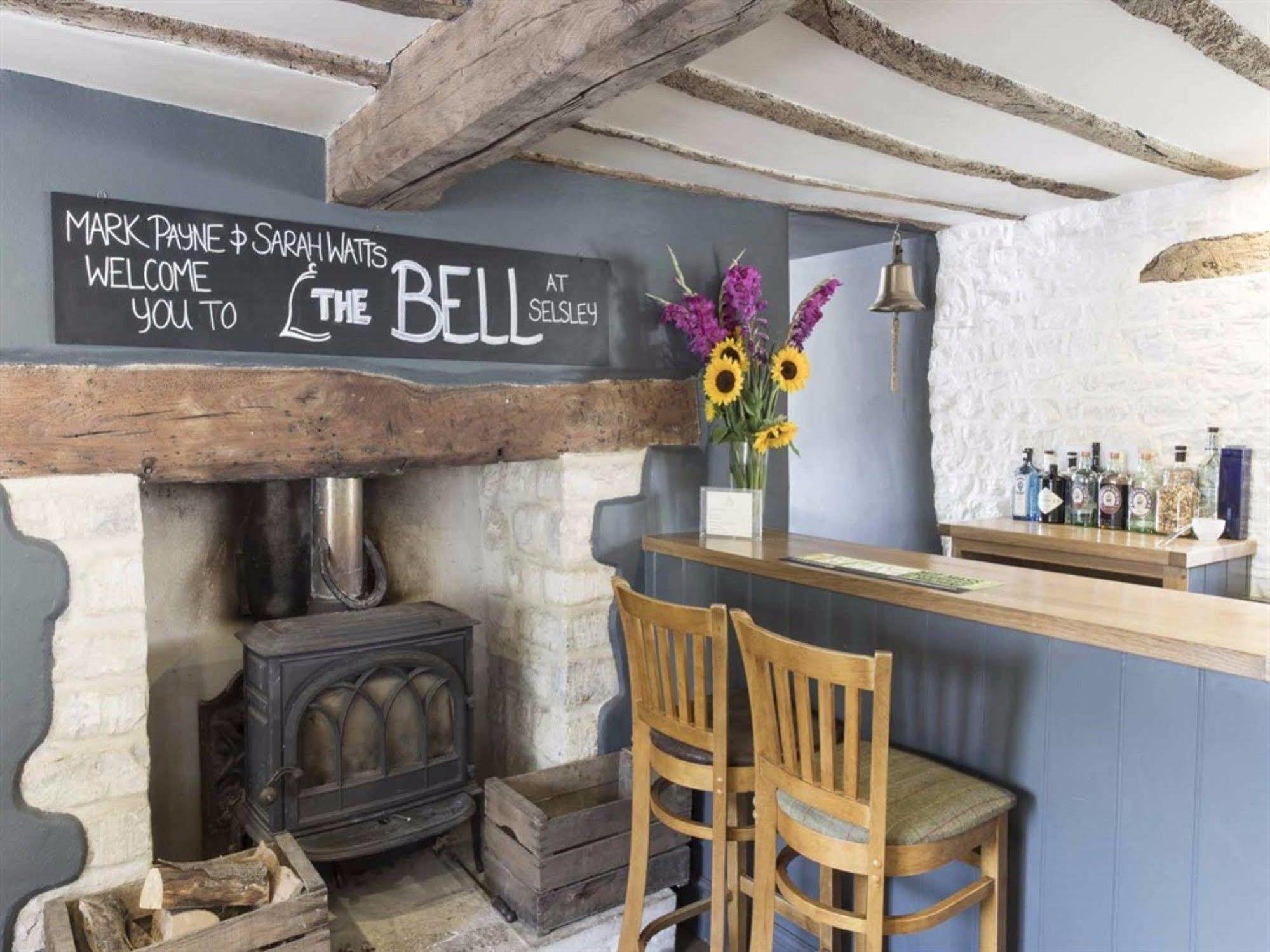 The Bell Inn Stroud  Luaran gambar
